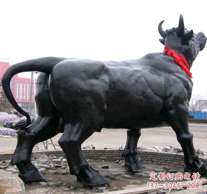 宁波昂头的铜雕水牛