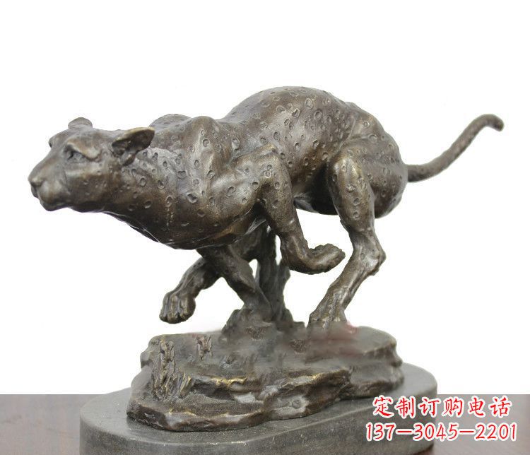 宁波豹子动物铜雕