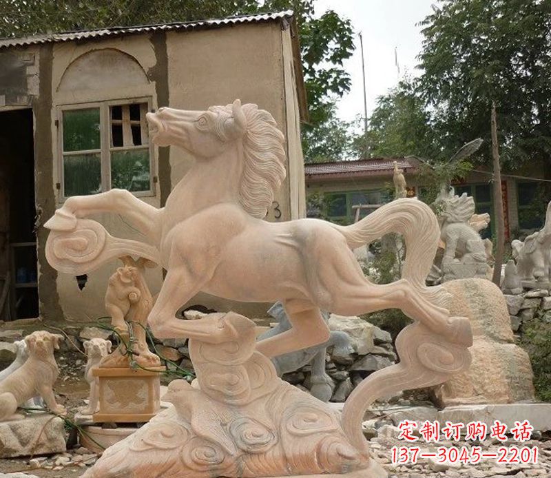 宁波奔马石雕晚霞红动物雕塑