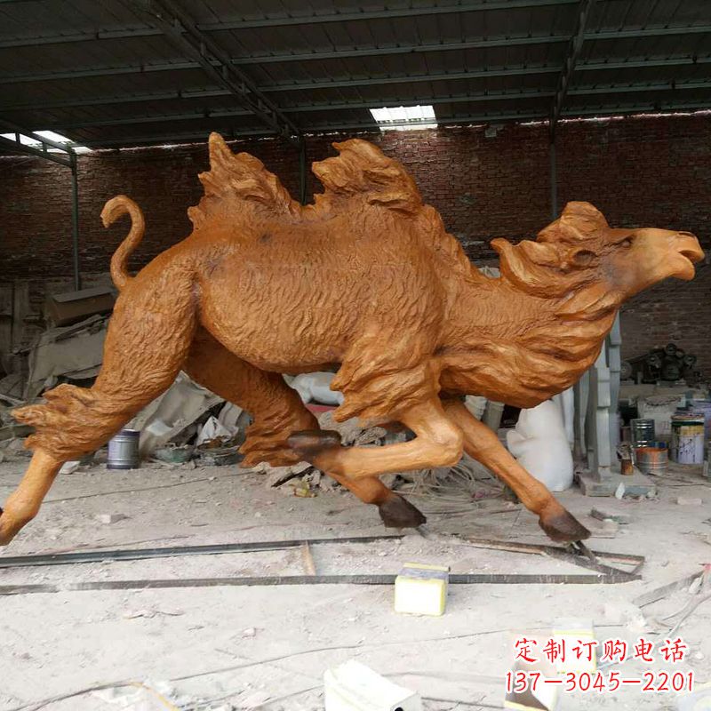 宁波奔跑的骆驼仿真雕塑