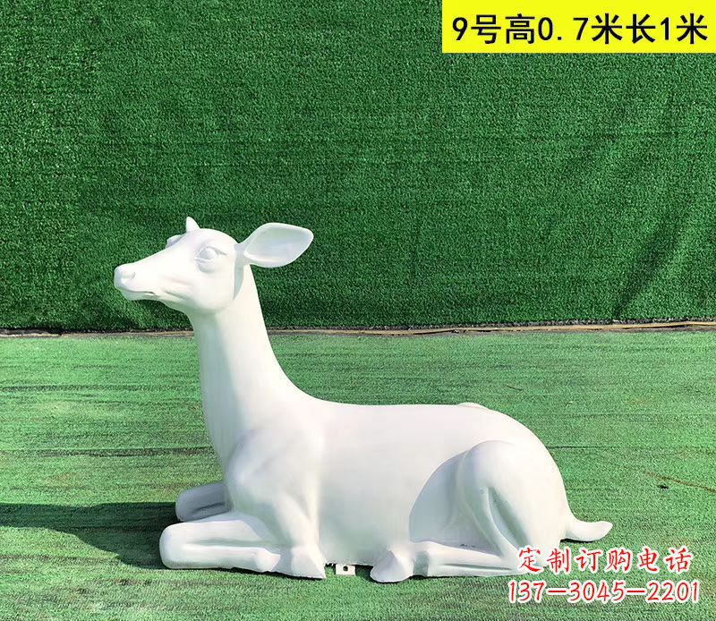 宁波玻璃钢白色小鹿雕塑公园动物摆件