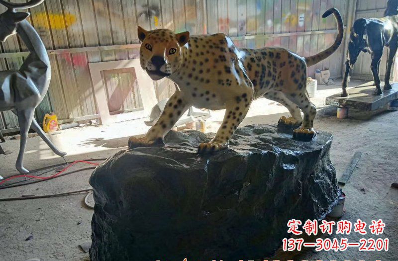宁波新颖豹子雕塑