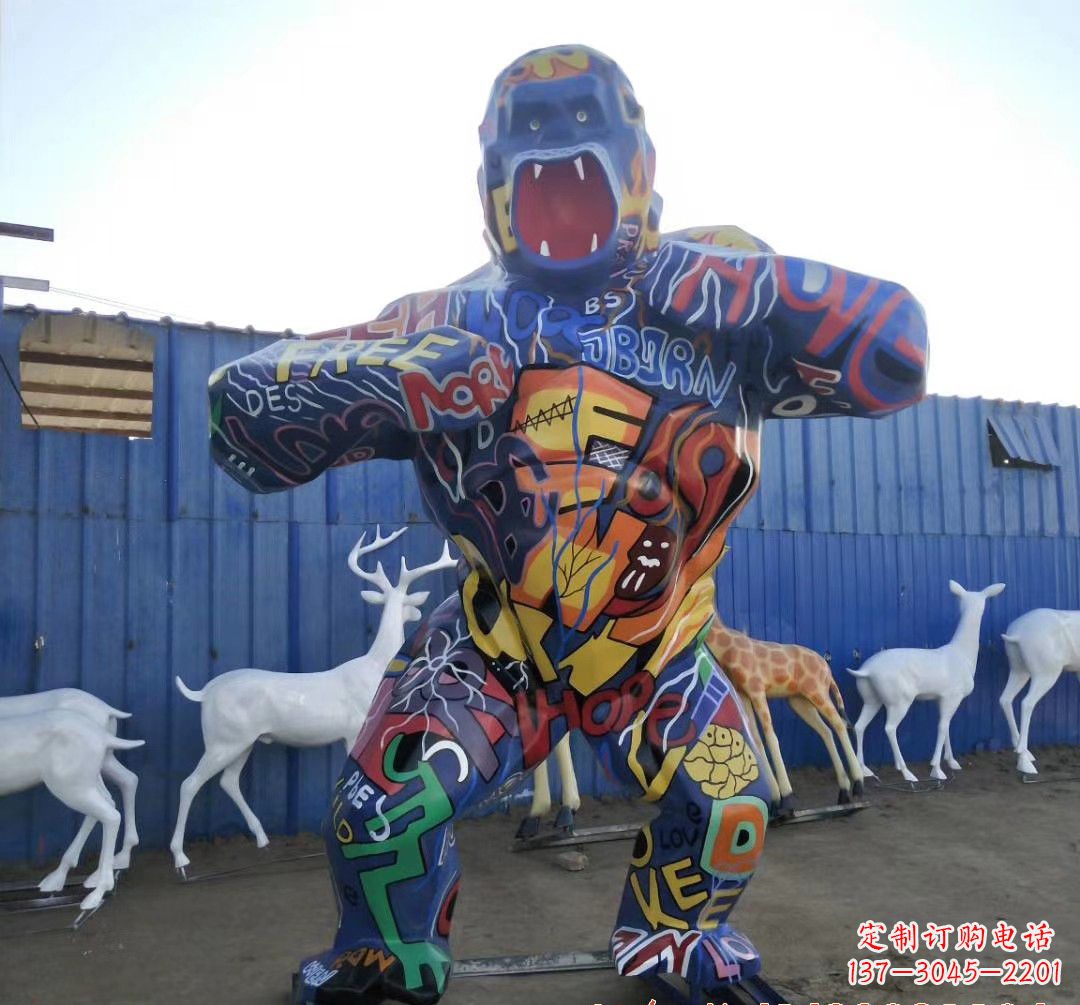 宁波玻璃钢彩绘大猩猩雕塑