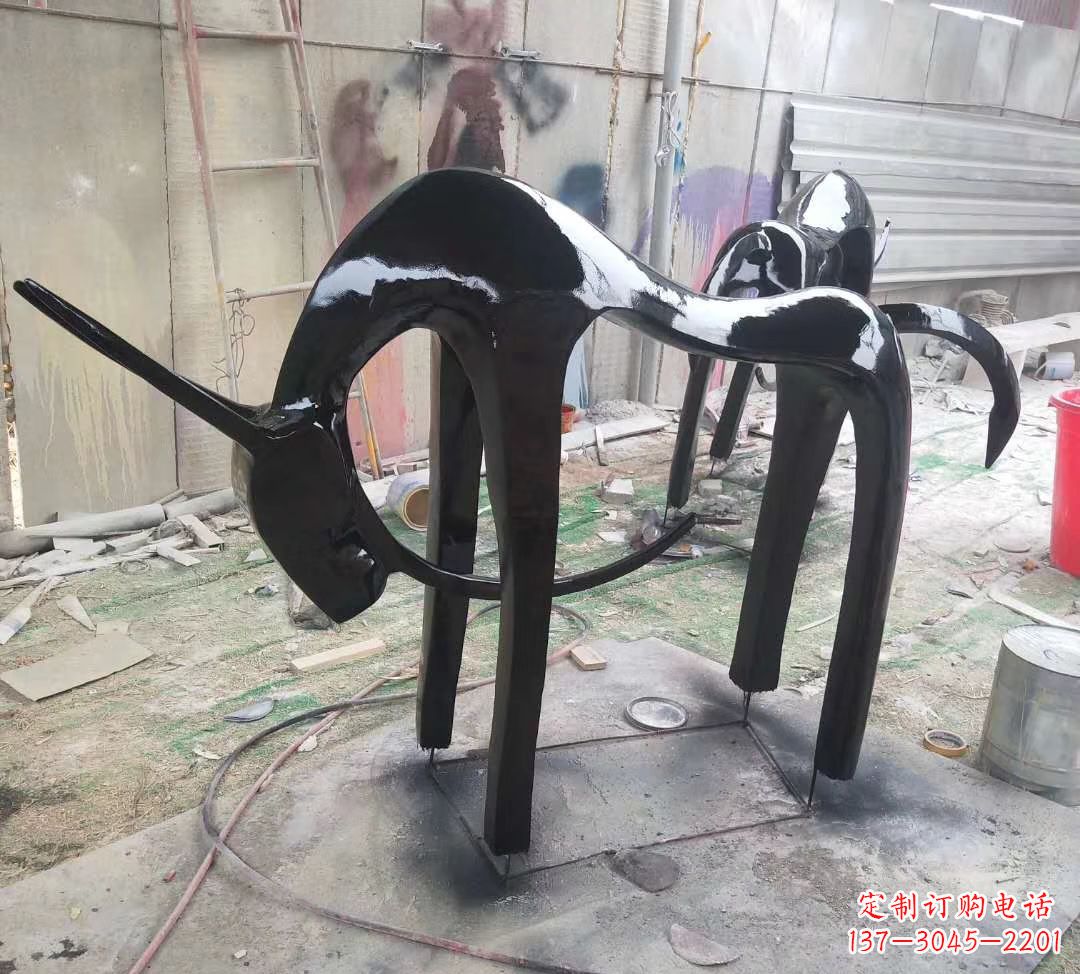宁波玻璃钢抽象小鹿雕塑别墅庭院景观摆件