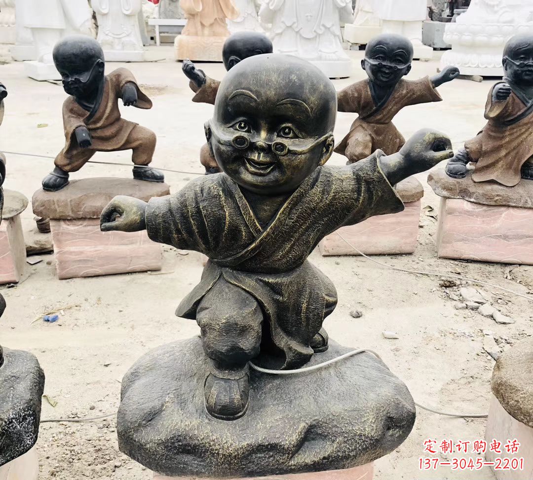 宁波玻璃钢仿铜小和尚雕塑传承佛教文化