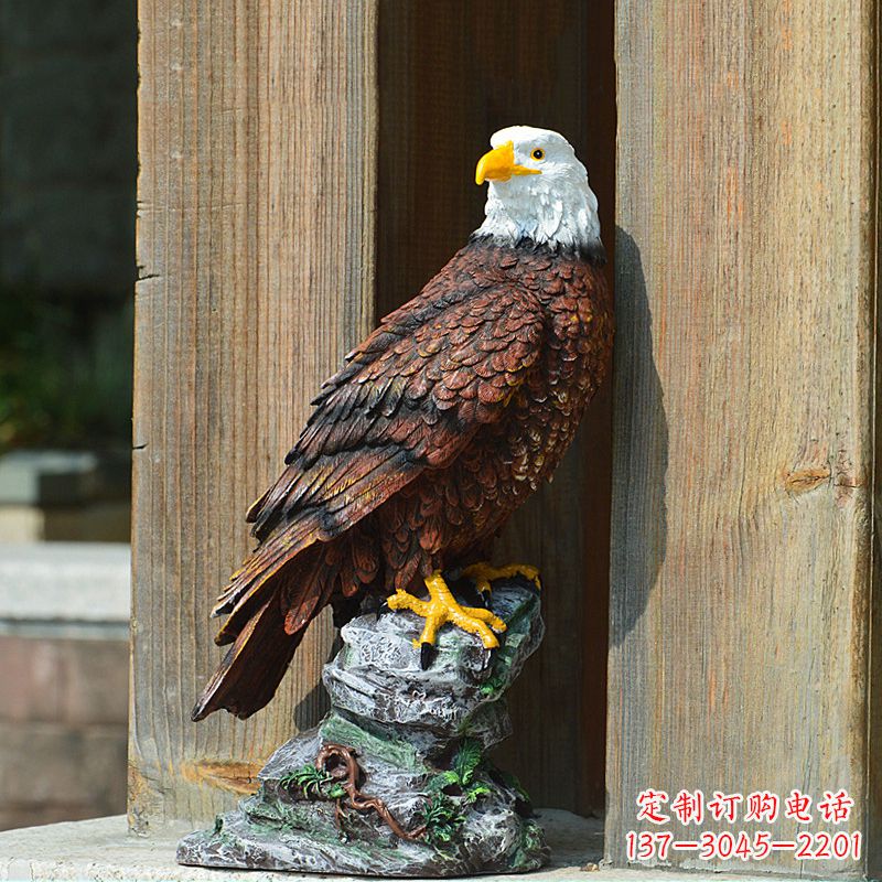 宁波玻璃钢仿真动物老鹰雕塑