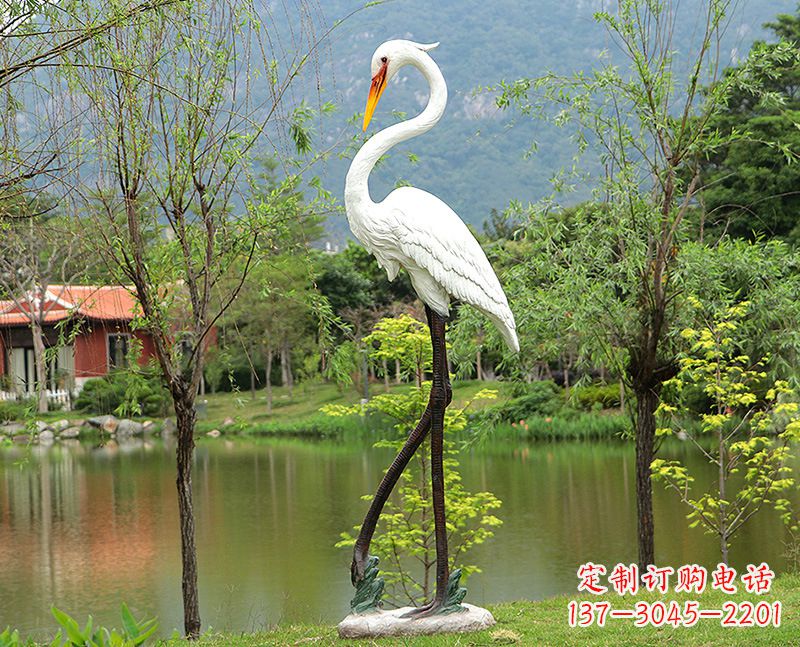 宁波玻璃钢仙鹤雕塑——传承中国传统文化