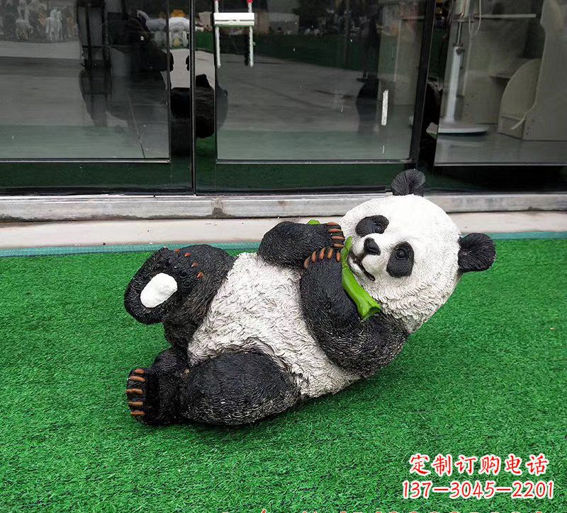 宁波玻璃钢熊猫雕塑象征动物保护的艺术品