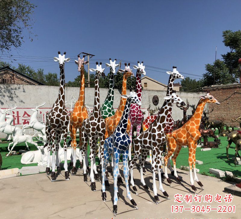宁波长颈鹿雕塑优雅的艺术品
