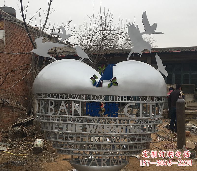 宁波不锈钢爱心字母雕塑——象征着爱的礼物