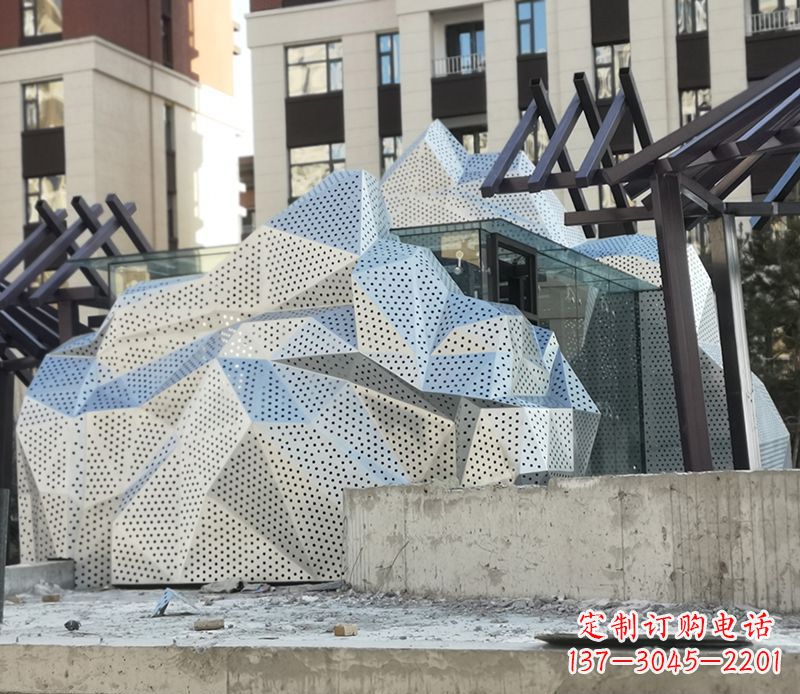 宁波不锈钢假山雕塑给空间带来更多活力