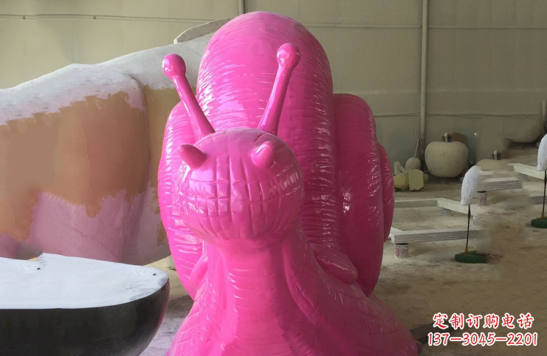 宁波不锈钢彩绘蜗牛雕塑给公园景观增添点缀