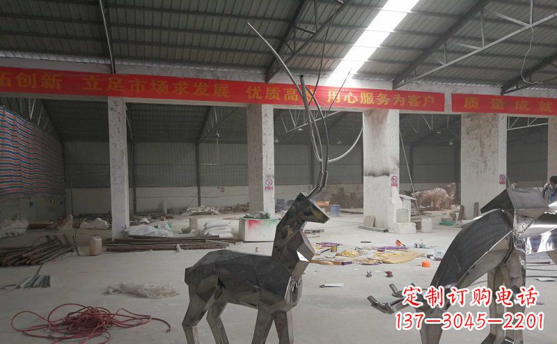 宁波不锈钢麋鹿雕塑静谧美丽的自然之美