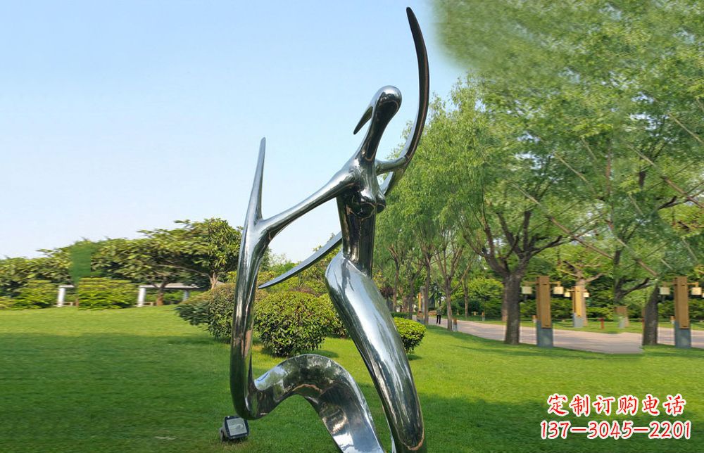宁波不锈钢美女雕塑给公园注入活力