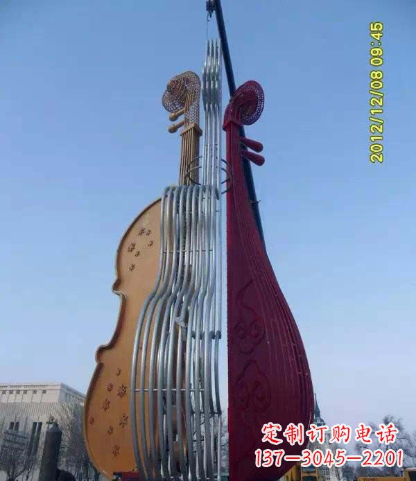 宁波不锈钢琵琶雕塑演奏着灵魂之音