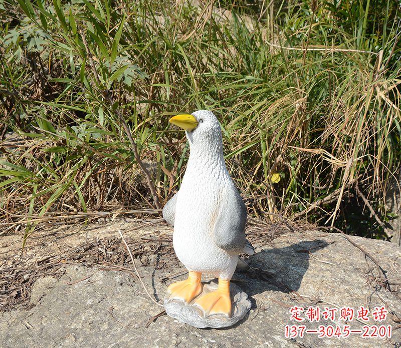 宁波和平鸽雕塑传递和平的美丽象征