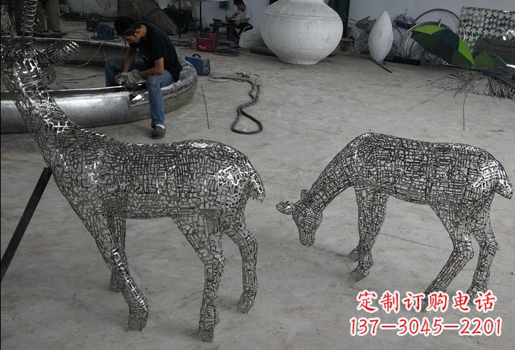 宁波不锈钢动物镂空鹿雕塑精美的艺术品