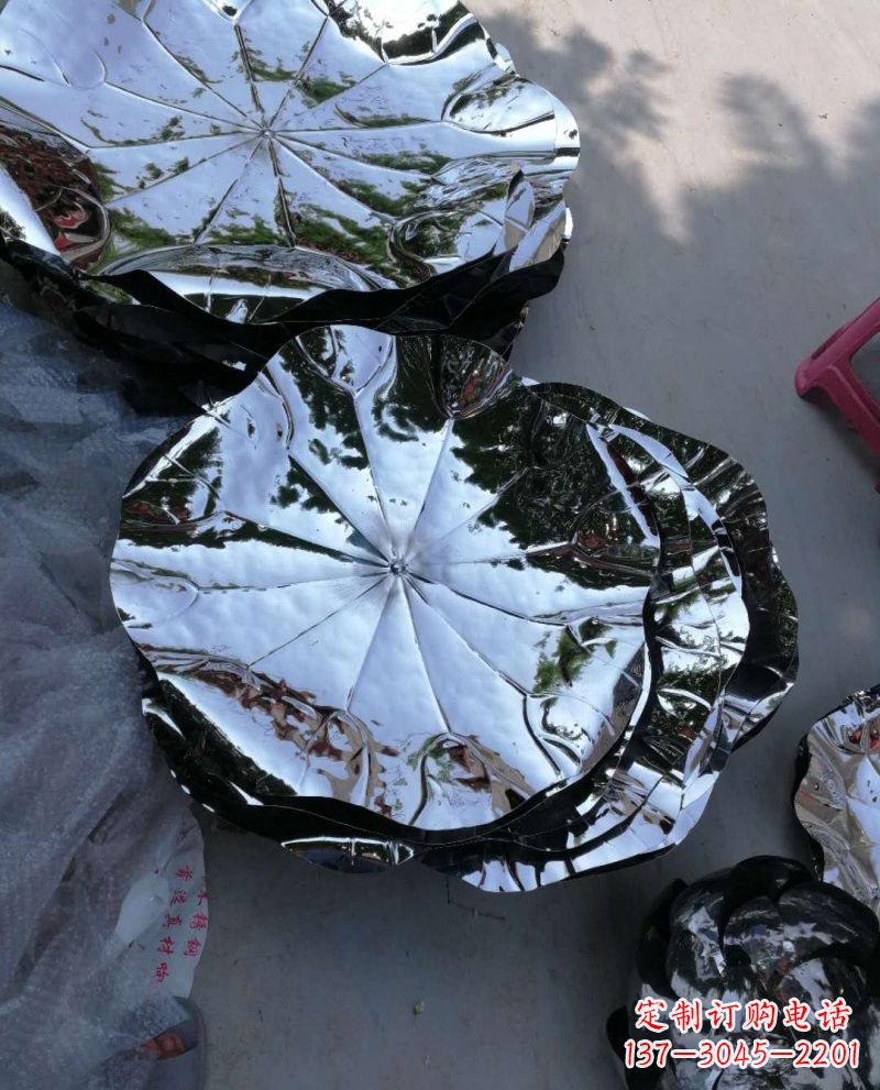 宁波不锈钢锻造的莲花雕塑