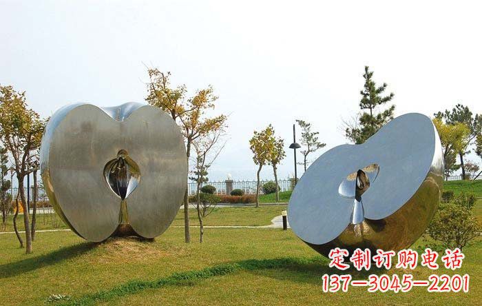 宁波不锈钢公园半块苹果雕塑