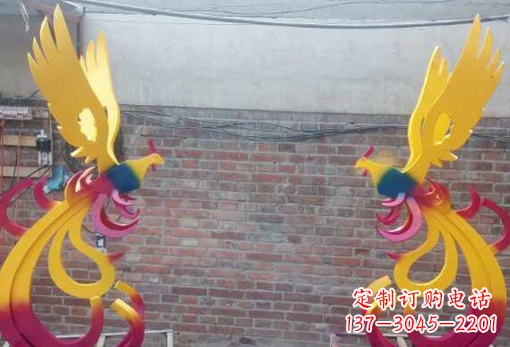 宁波不锈钢公园彩色凤凰雕塑——艺术与自然的融合