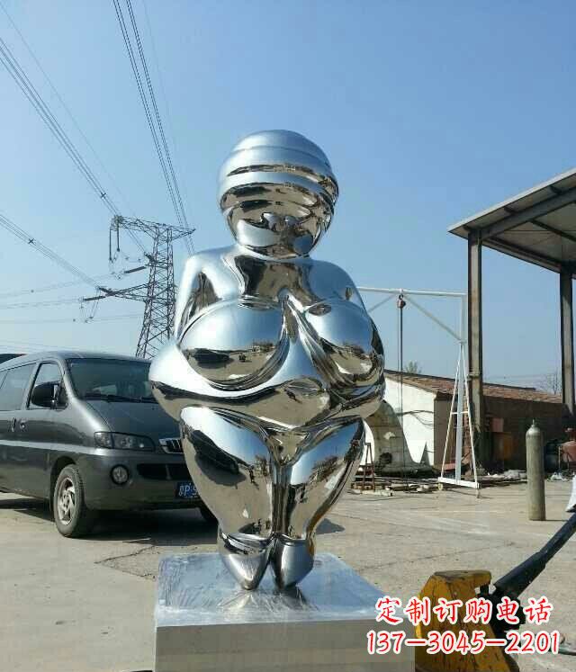 宁波女性之美不锈钢公园的女人雕塑