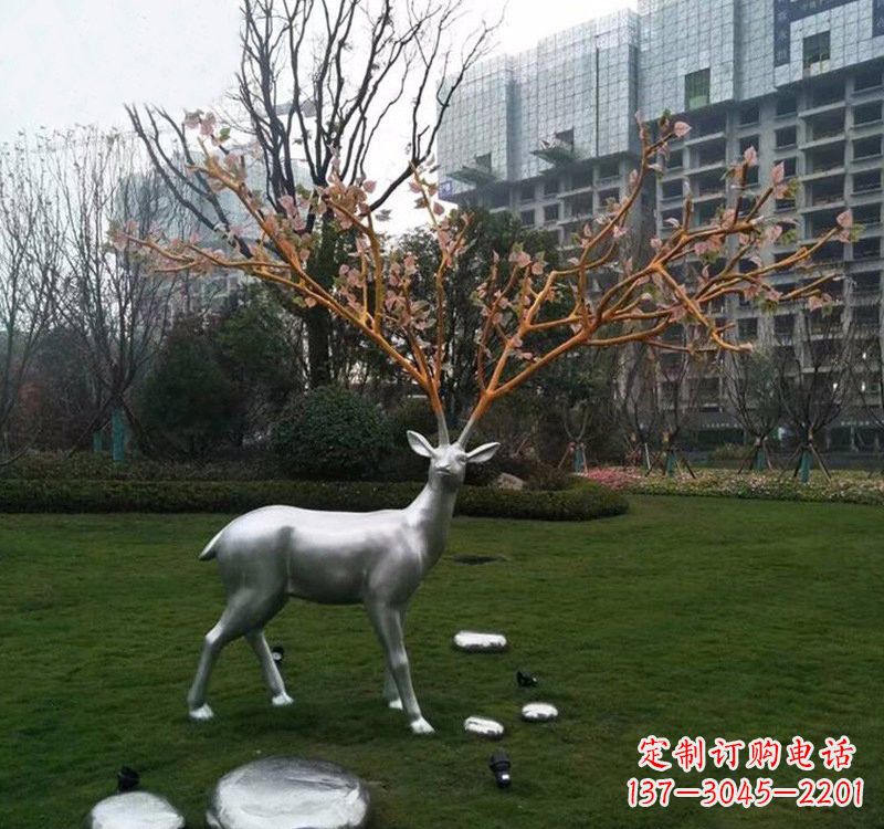 宁波不锈钢公园的梅花鹿雕塑