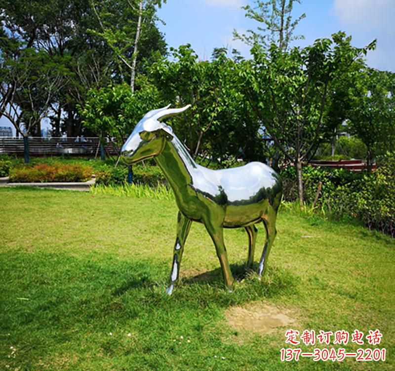 宁波不锈钢公园动物镜面羊雕塑