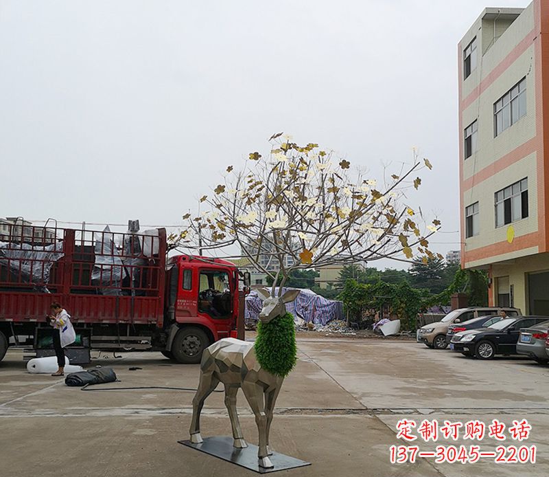 宁波不锈钢公园的梅花鹿雕塑