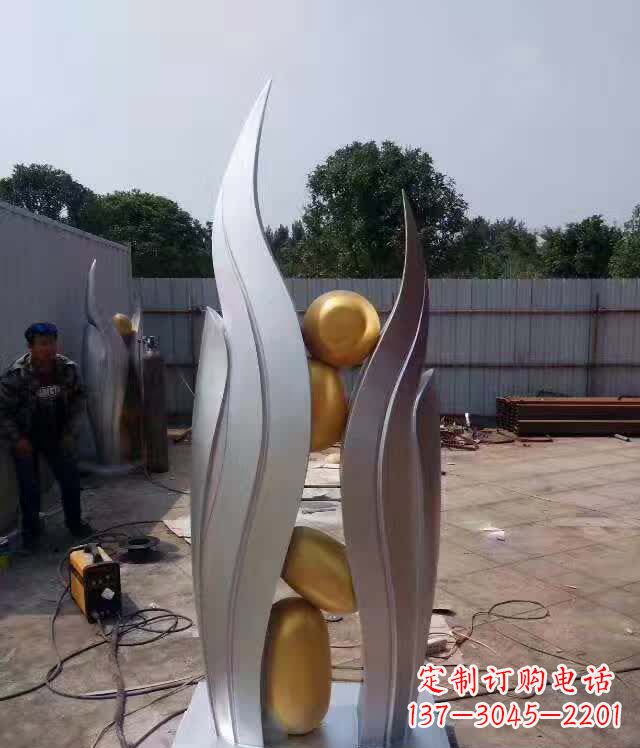 宁波不锈钢广场翅膀雕塑1