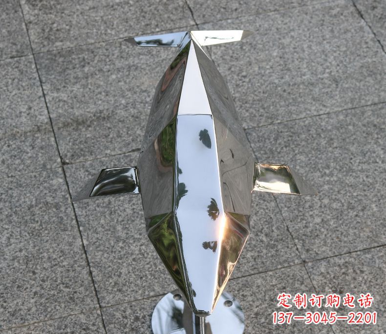 宁波海豚雕塑令不锈钢广场更加灿烂