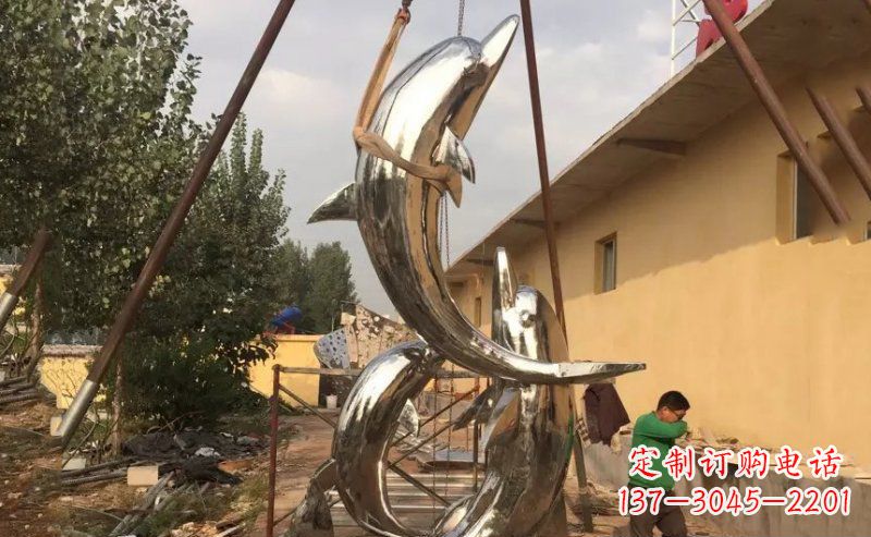 宁波不锈钢海豚雕塑美丽而又神秘