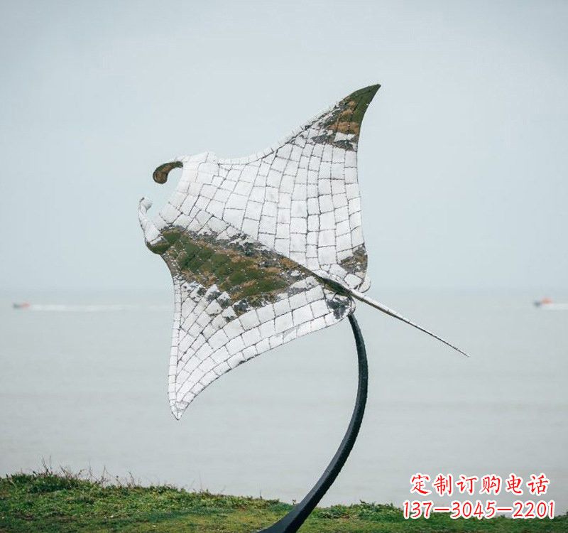 宁波不锈钢海洋动物蝠鲼雕塑艺术与环保的完美结合
