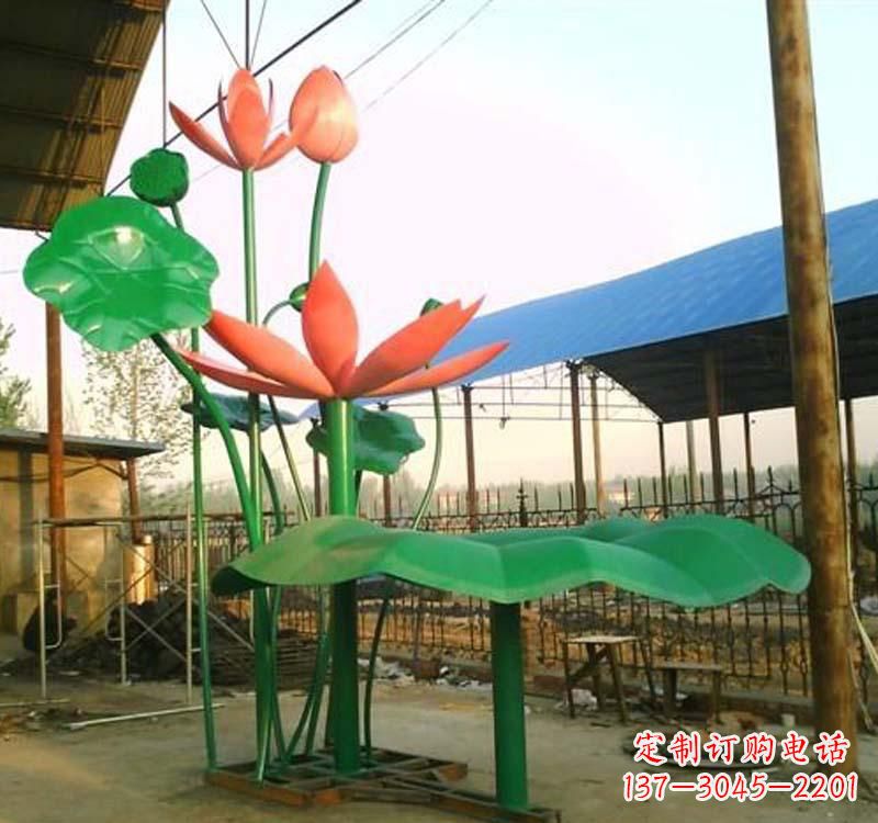 宁波不锈钢荷花雕塑汲取自然之美