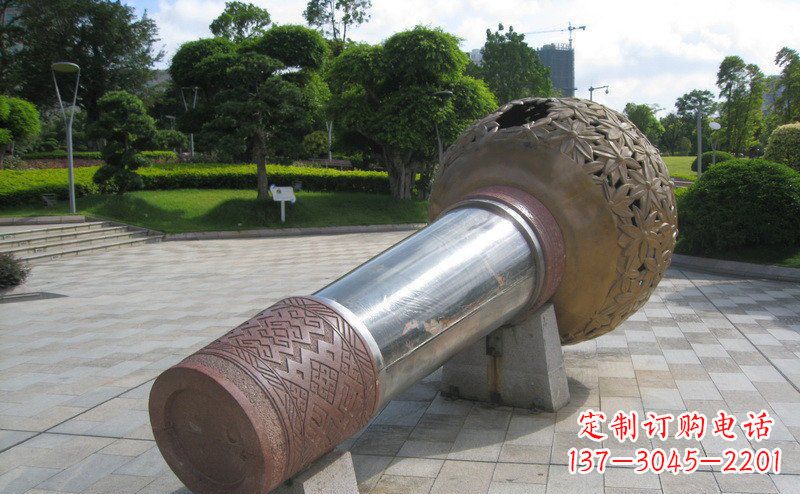 宁波“铸就记忆的不锈钢话筒雕塑”