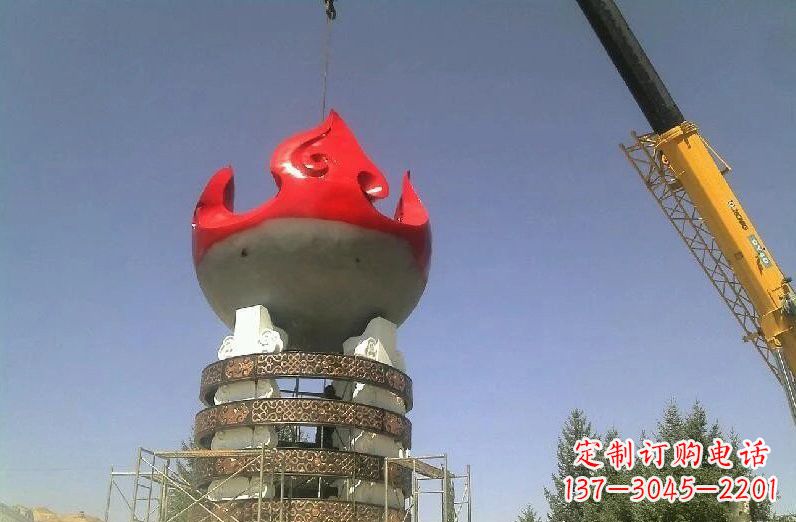 宁波不锈钢火炬雕塑象征着永恒的精神