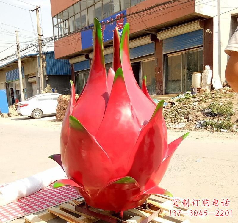 宁波精美不锈钢火龙果雕塑