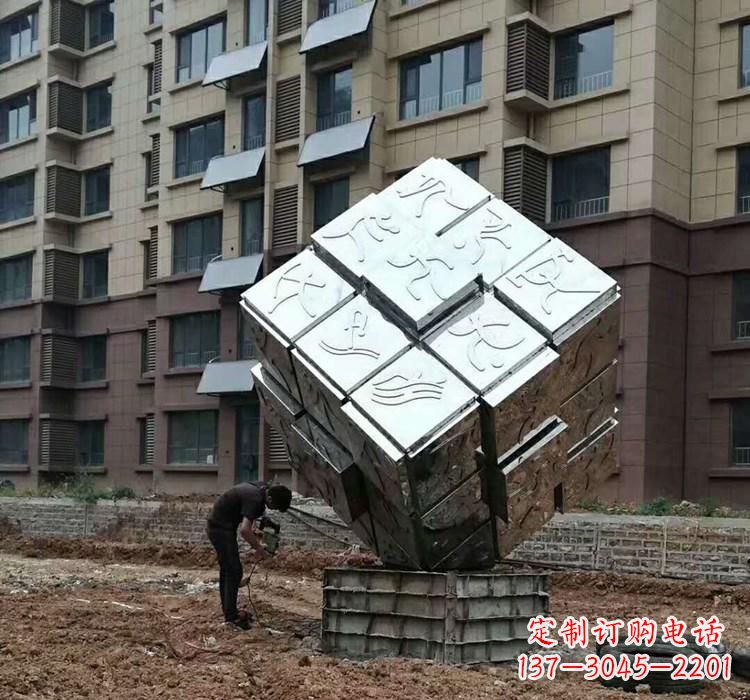 宁波不锈钢景观魔方雕塑——现代科技的精妙结合