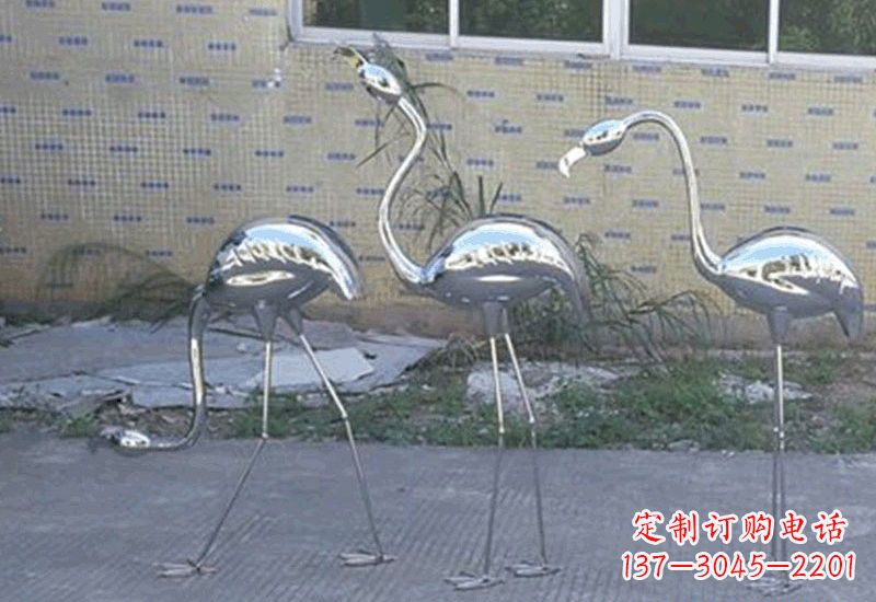 宁波不锈钢火烈鸟雕塑给人以美好的视觉享受