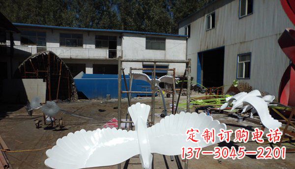 宁波不锈钢老鹰雕塑美丽的象征