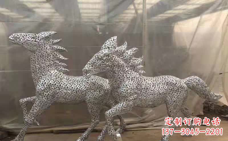 宁波不锈钢马雕塑精美而又富有动感