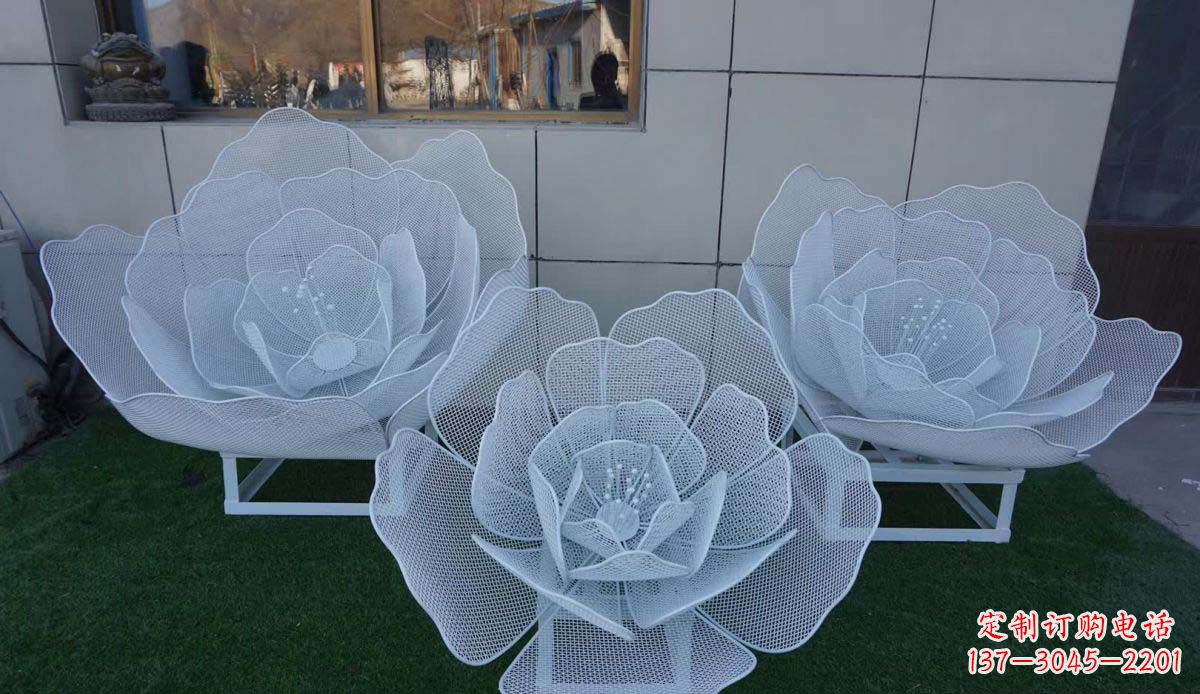 宁波不锈钢荷花雕塑一种精美而经久不衰的艺术品