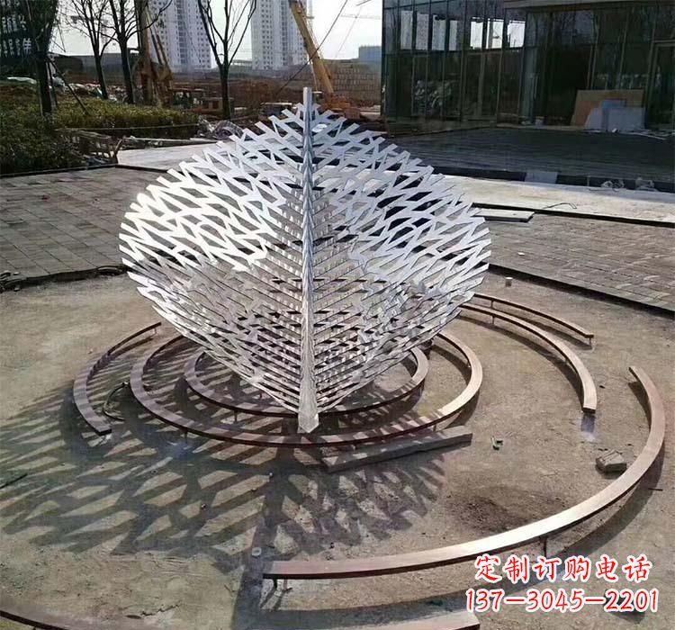 宁波不锈钢镂空树叶雕塑——给环境带来美丽