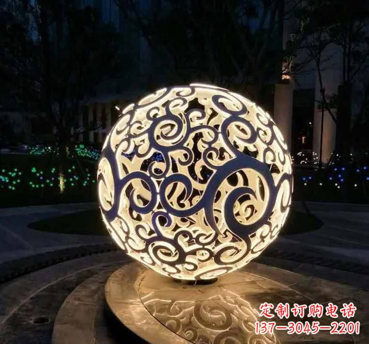 宁波不锈钢镂空球喷泉雕塑艺术性的水景装饰