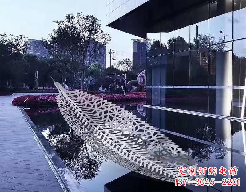 宁波不锈钢镂空树叶雕塑——精致美观的艺术精品