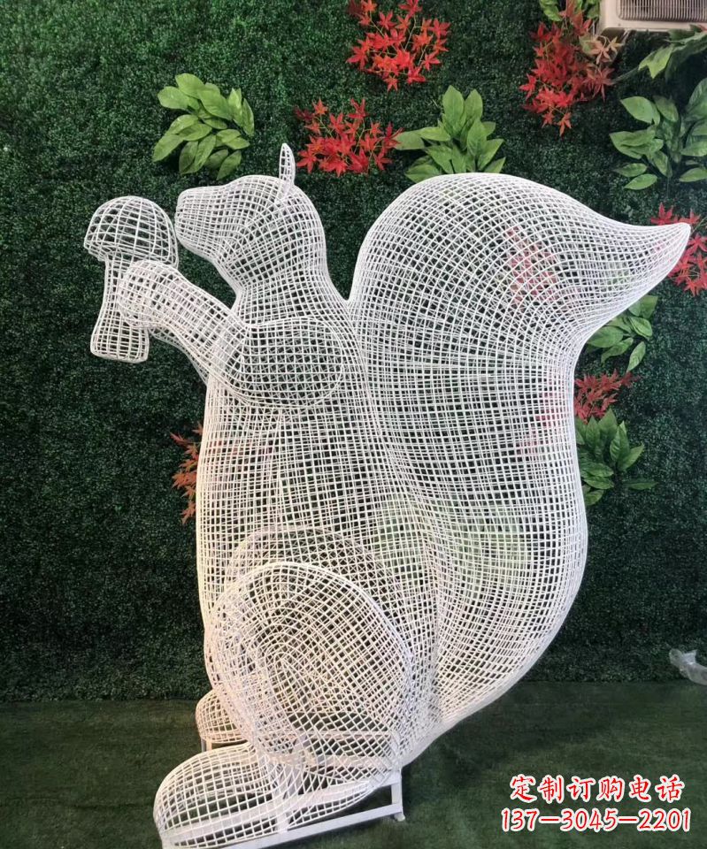宁波不锈钢松鼠雕塑展现自然的美