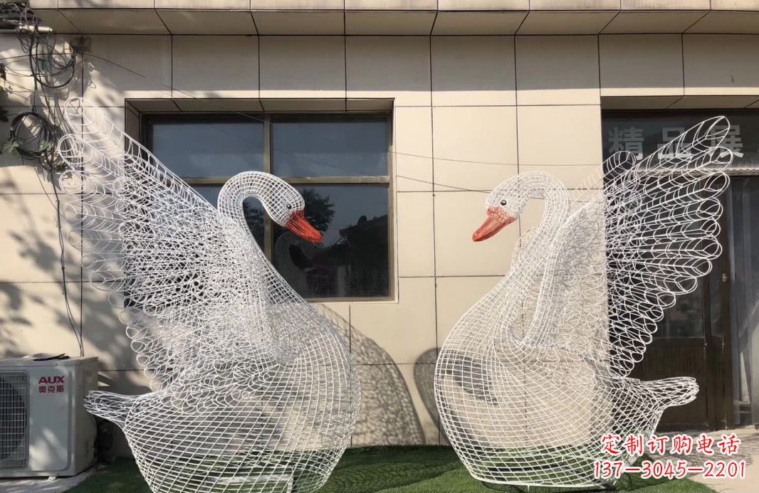 宁波不锈钢镂空天鹅雕塑象征着美丽的永恒