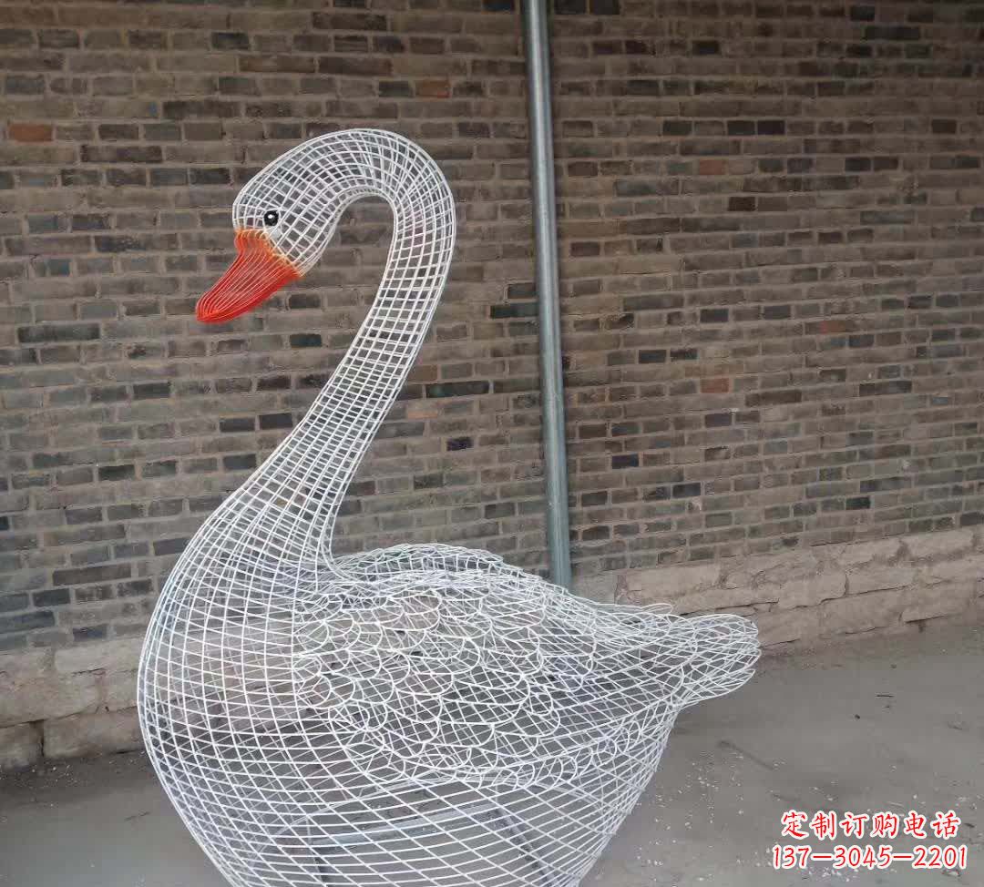 宁波不锈钢镂空天鹅雕塑精美而优雅