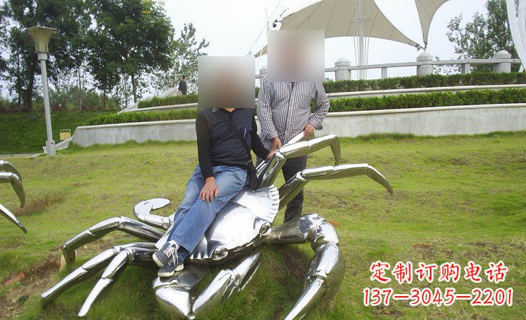 宁波不锈钢螃蟹雕塑艺术美化公园环境