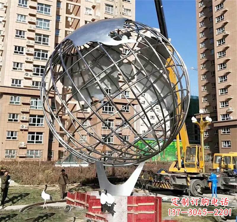 宁波不锈钢地球仪雕塑以艺术表达地球的美