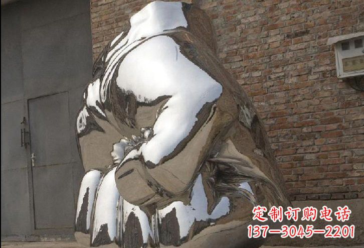 宁波不锈钢拳头雕塑给人以力量的象征